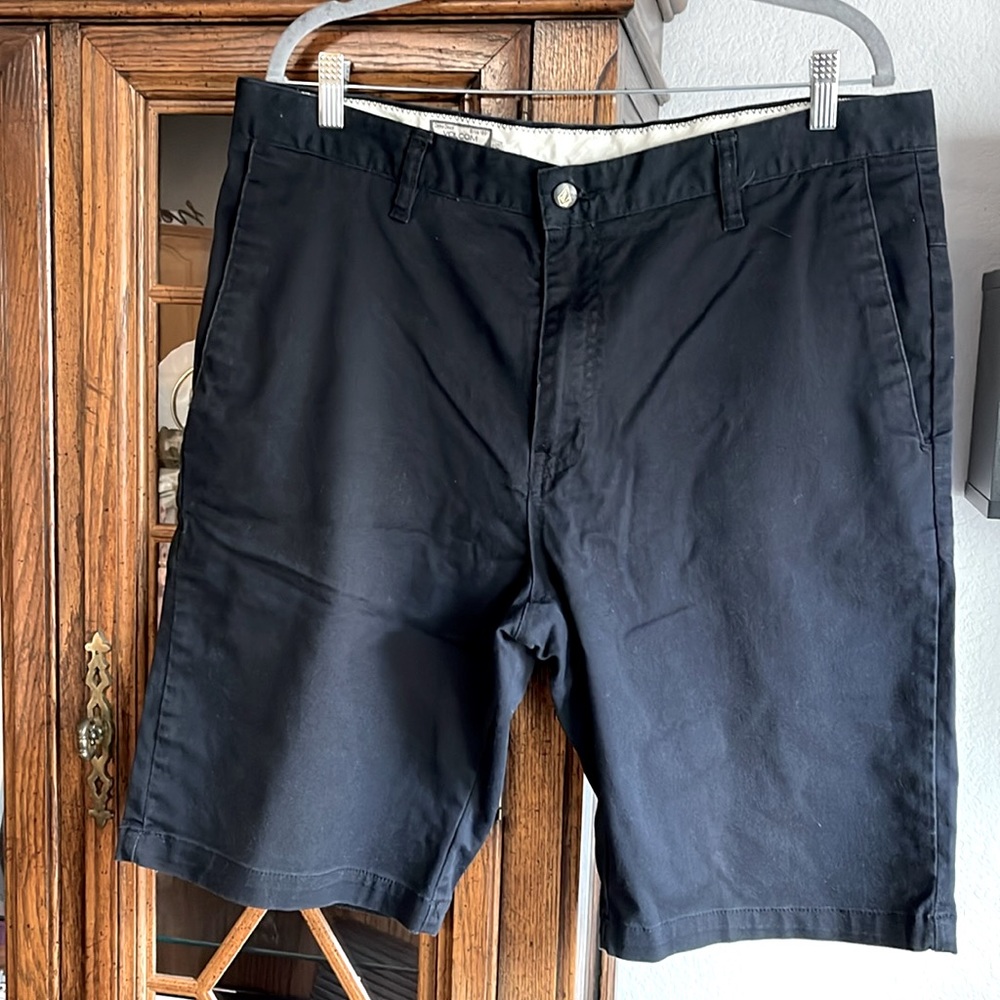 Men’s Volcom Black Chino Pants Sz 36